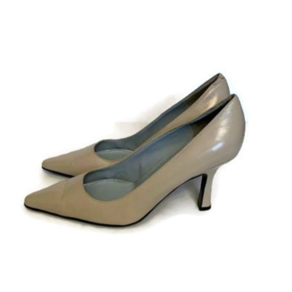 Etienne Aigner Cream Closed Toe Pumps 8M - Picture 4 of 11